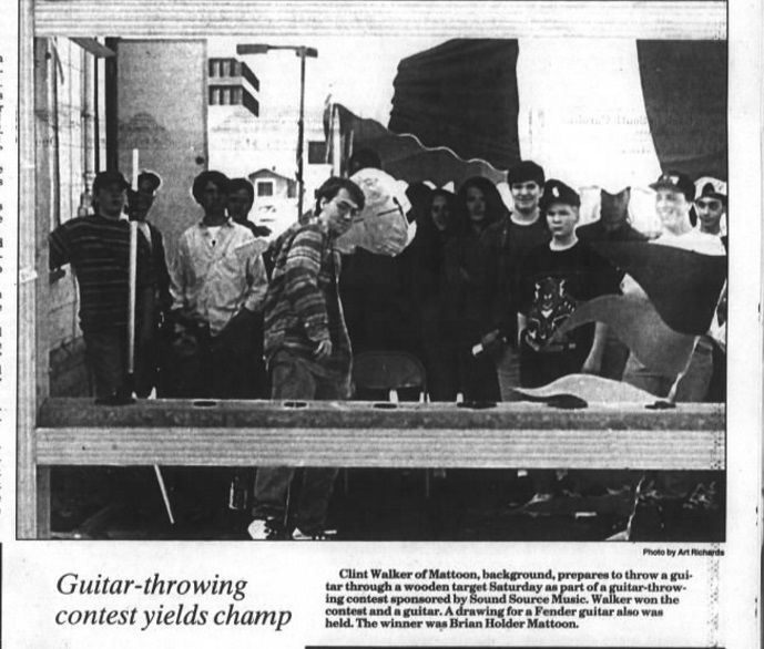 Sound Source Guitar Throw